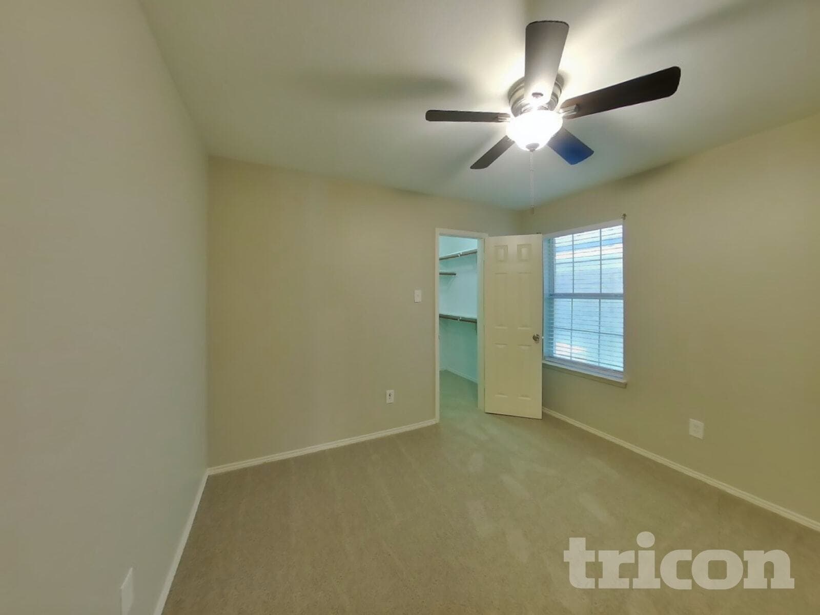 Building Photo - 834 San Jacinto Dr