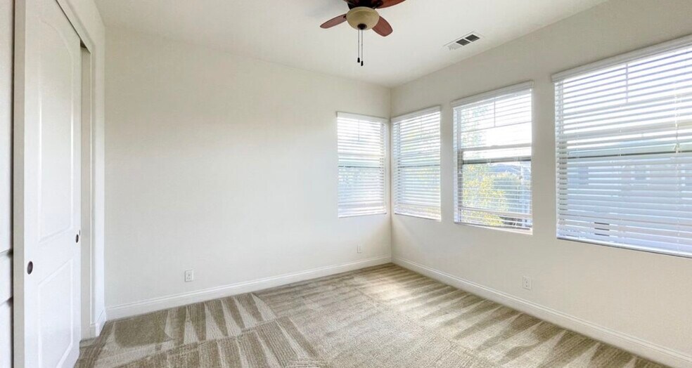 Building Photo - 148 Willowbend