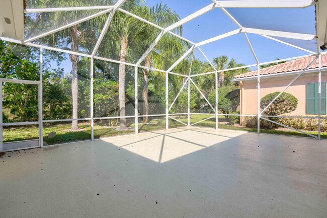 Building Photo - 256 San Remo Dr