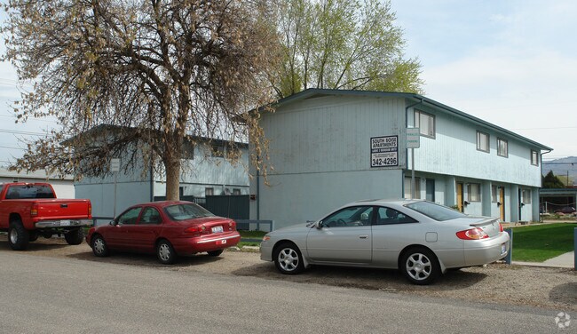 Primary Photo - 1133 W Belmont St