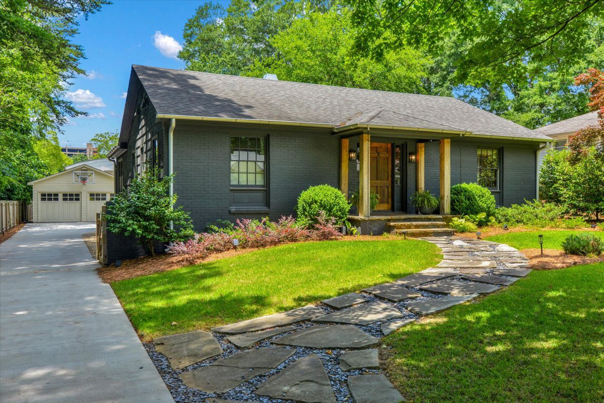 Building Photo - 643 Etowah Dr NE