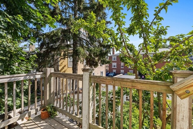 Building Photo - 9 Hodges Ct