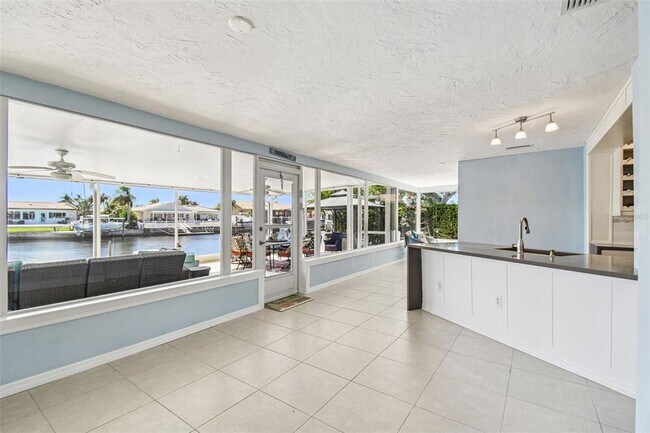 Building Photo - 5050 Porpoise Pl