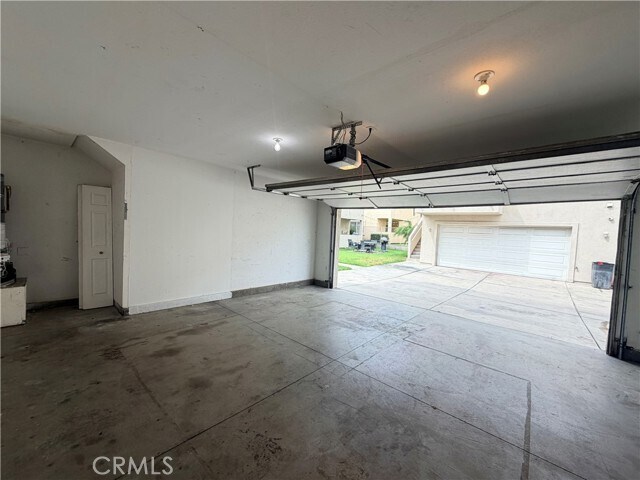 Building Photo - 215 N Spruce Ave