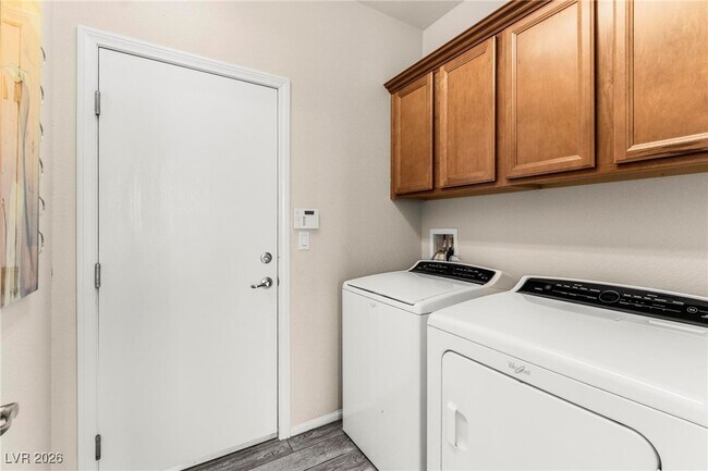 Building Photo - 713 Tall Arrow Ave