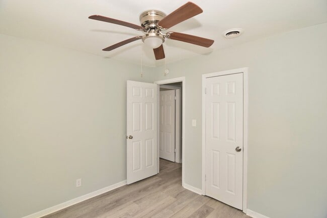 Building Photo - Coming Soon: Charming 3BR/2BA Home You Don’t Want to Miss!