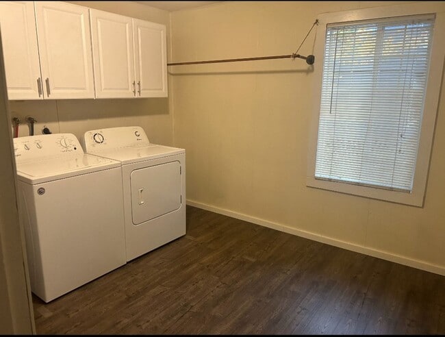 Building Photo - Beautiful River-View Home Near Downtown Warrenton