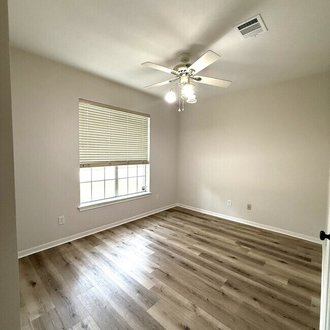 Building Photo - 2203 Blossom Creek Trail
