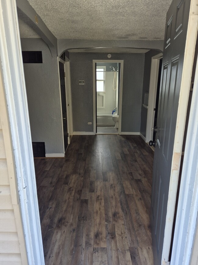 Building Photo - 6135 Emerald Ave