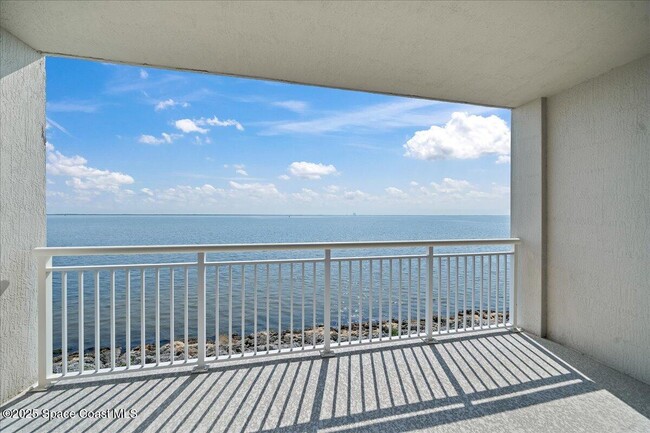 Building Photo - 1825 Riverside Dr