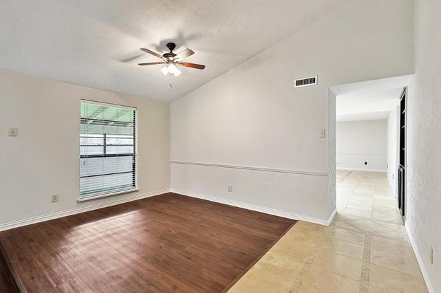 Building Photo - 804 Forest Glen Dr