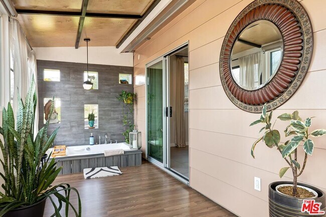 Building Photo - 3121 Verdugo Pl