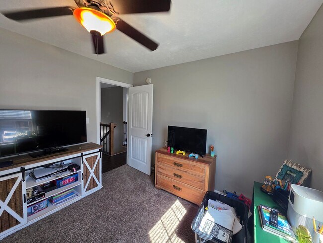 Building Photo - Charming 2-Story Home Available This Novem...