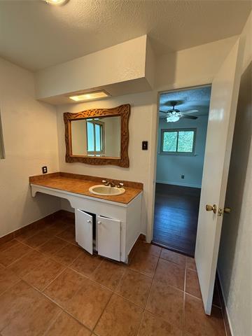 Building Photo - 935 Golden Trophy Dr