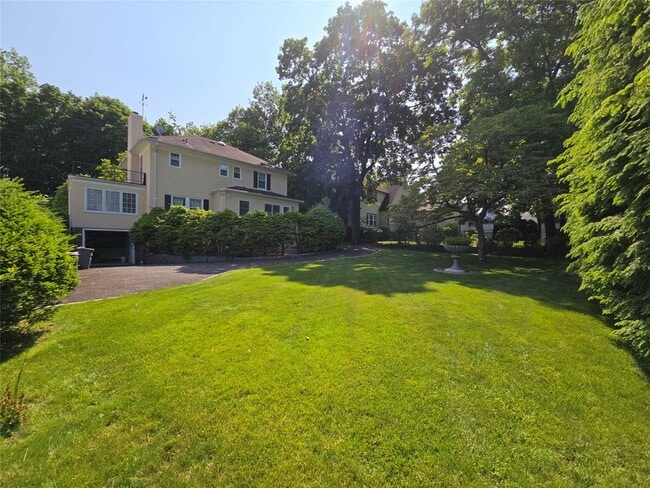 Building Photo - 89 Park Dr
