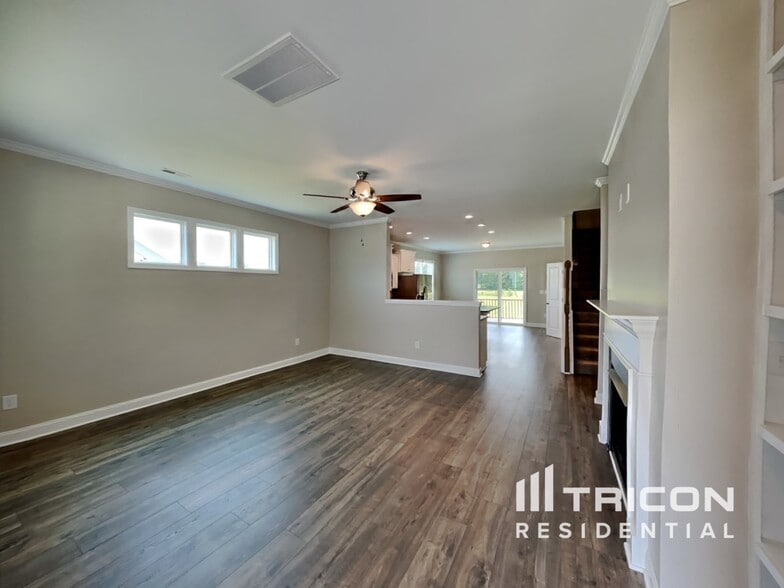 Building Photo - 100 E Goodwin Chase Ln