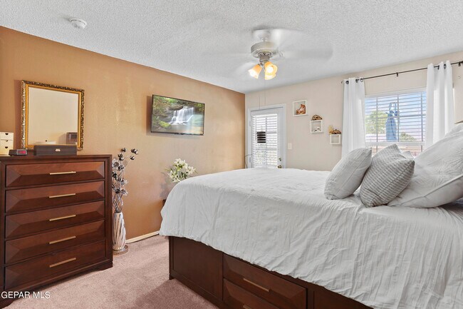 Building Photo - 1091 Los Moros Dr