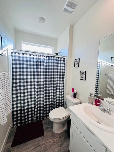 Building Photo - 950 Kathryn Ct