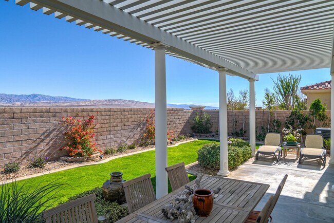 Building Photo - 2090 Savanna Way