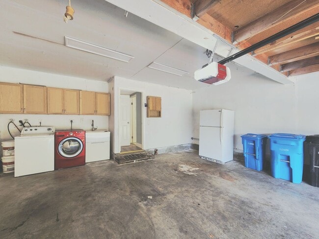 Building Photo - Spacious 4 bedroom in Foster City