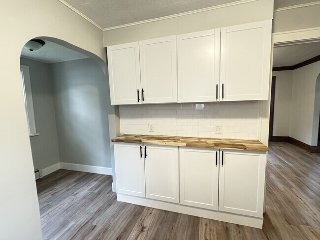 Building Photo - 2231 13th St SW