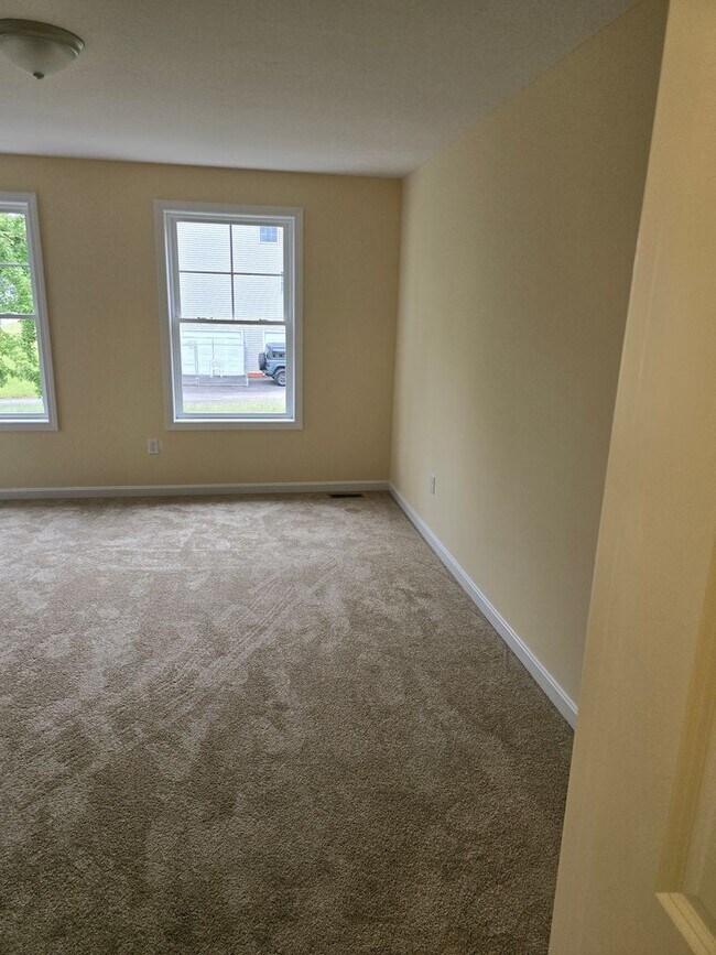 Building Photo - Megway Ct. (2-5)