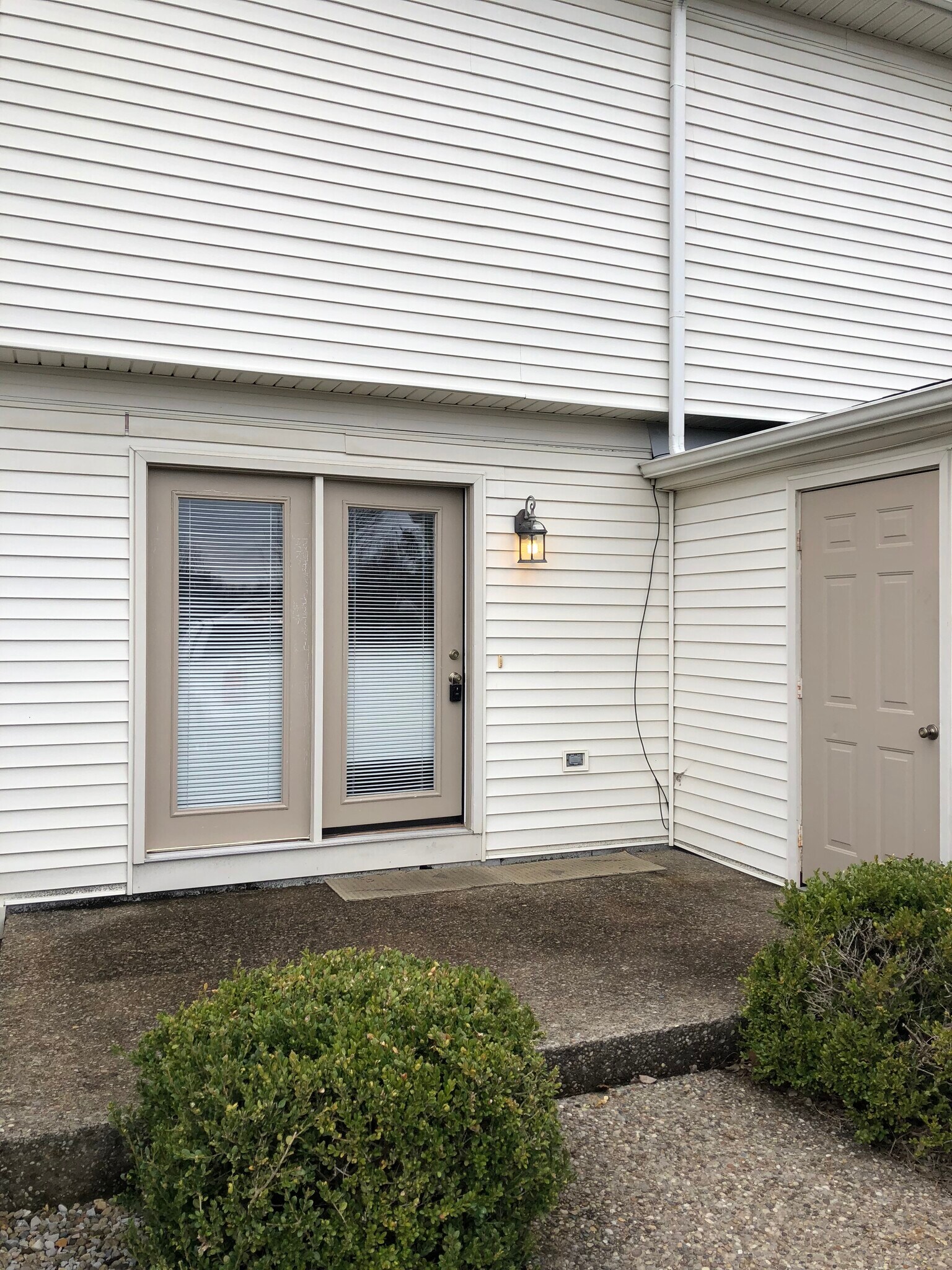 Building Photo - 2064 Leland Drive