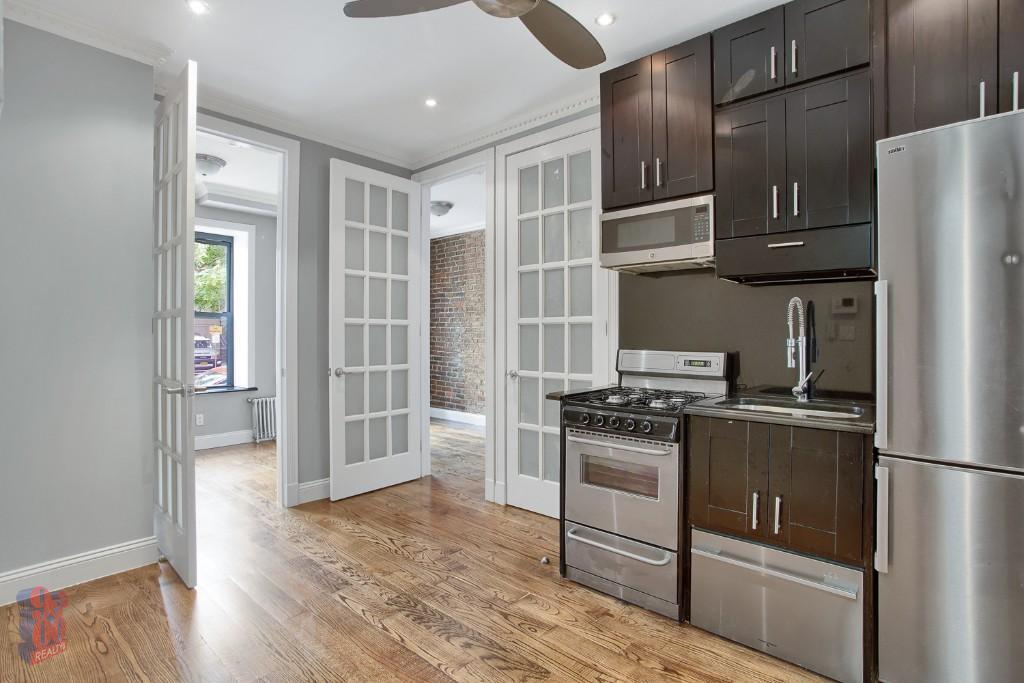 Building Photo - 212 E 105th St