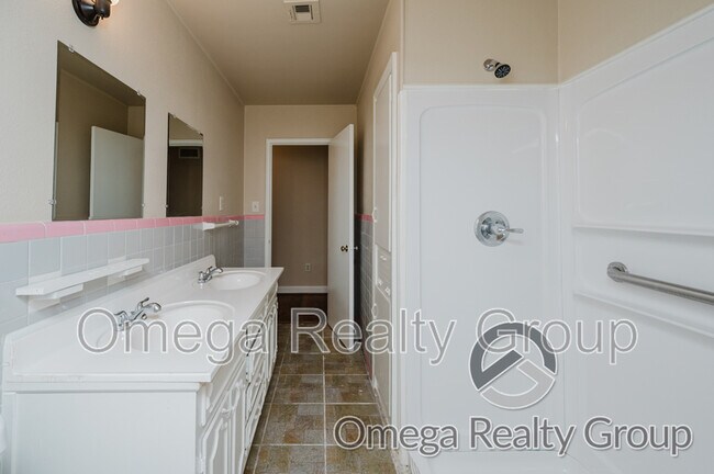 Building Photo - 2941 Ashley Ave