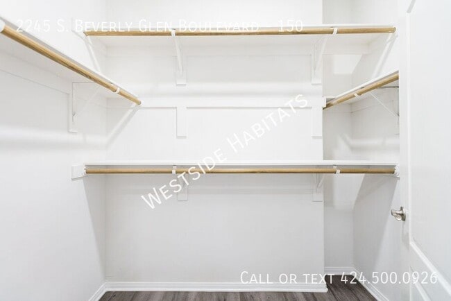 Building Photo - 2245 S Beverly Glen Blvd