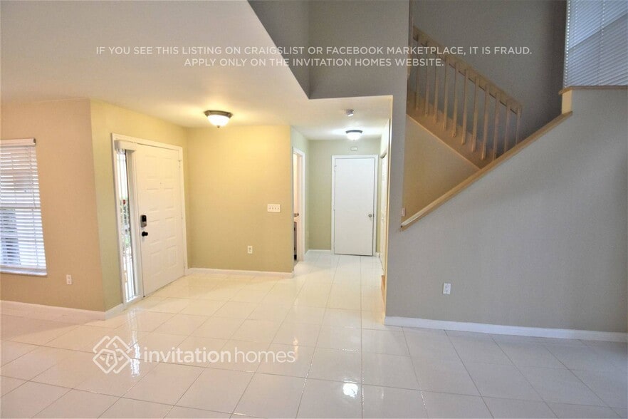 Building Photo - 6175 NW 77th Pl