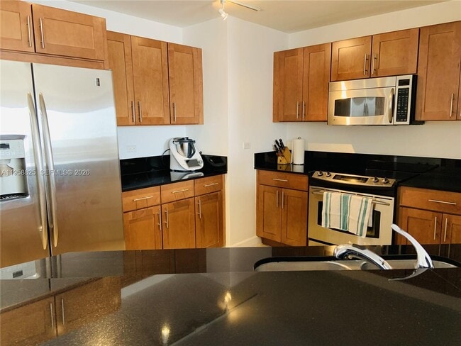 Building Photo - 8395 SW 73rd Ave