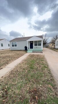 Building Photo - 2621 W Maine St