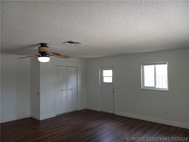 Building Photo - 5151 SW 101st Ave