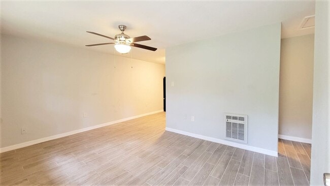 Building Photo - Charming 2 Bedroom, 1 Bath