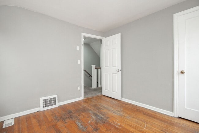 Building Photo - NEWLY RENOVATED! 2 BED, 1 BATH BEAUTIFUL SINGLE-FAMILY HOME!