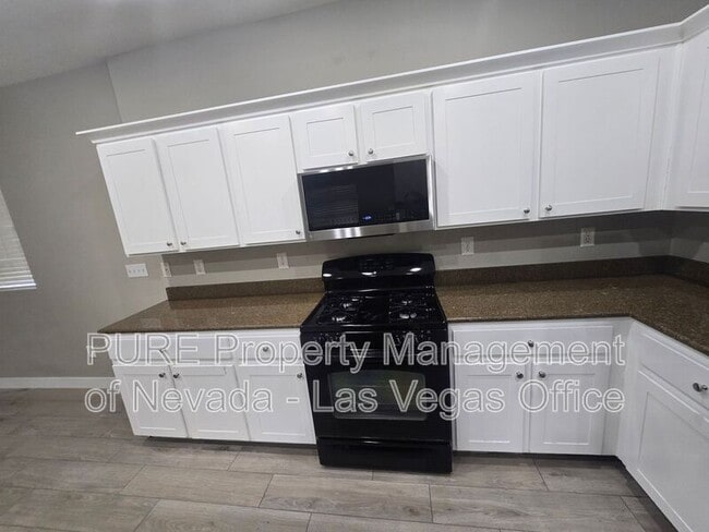 Building Photo - 9389 Black Wolf Ave