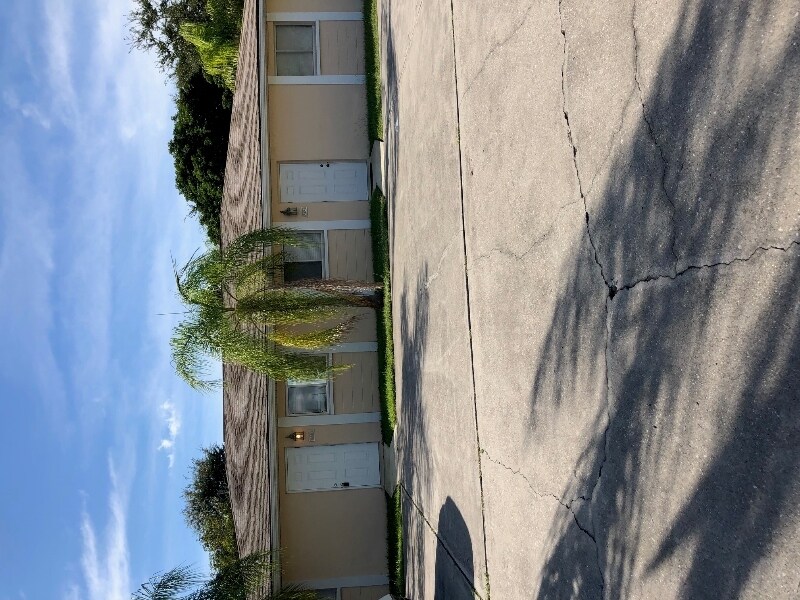 Building Photo - 214 SE 16th Pl