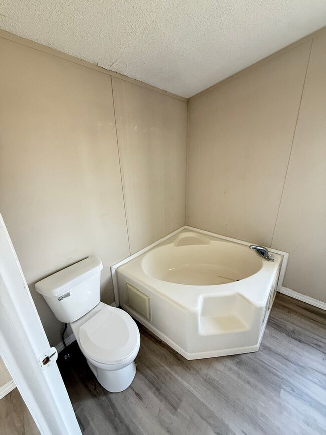 Building Photo - 2 Bed 1 Bath Highlandville, MO