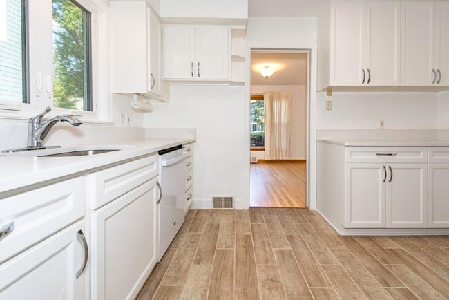 Building Photo - 1616 Morton Ave