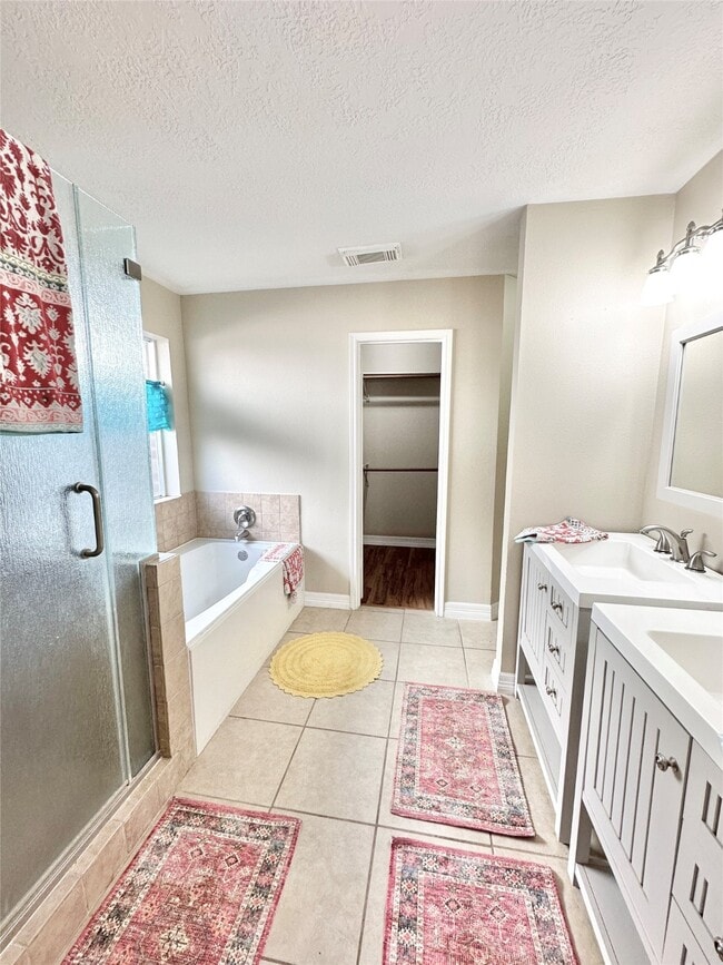 Building Photo - 14307 Cypress Valley Dr