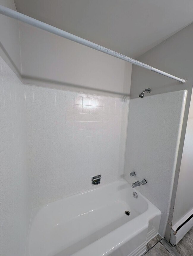 Building Photo - Executive 2 bedroom in the heart of sugarh...