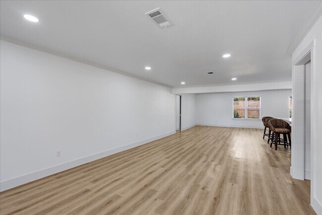 Building Photo - 5219 Cosby St