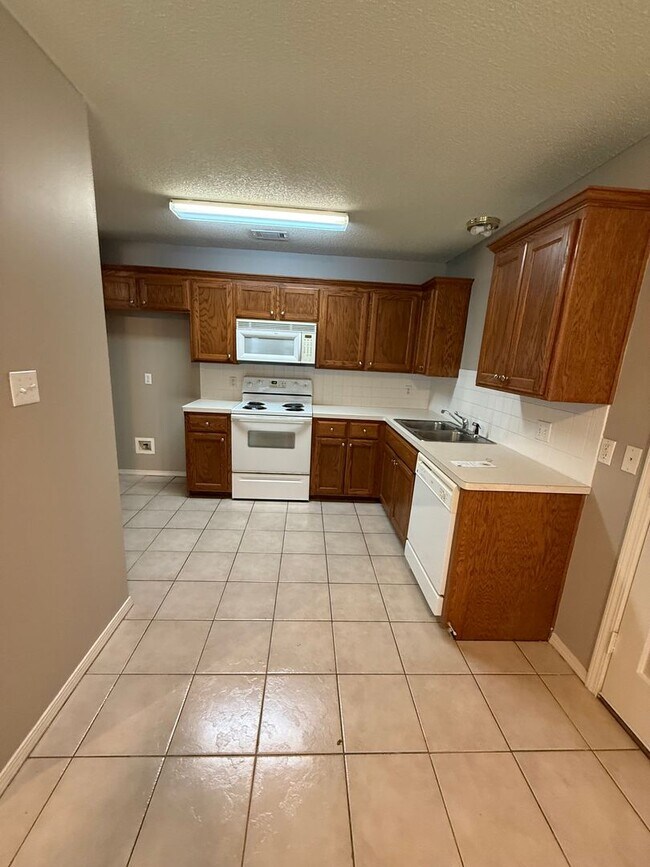 Building Photo - 1803 Ingalls Ln