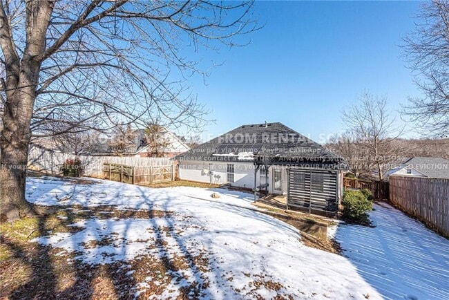 Building Photo - 4986 N Indian Oaks Trail