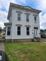 Building Photo - 65 Center St