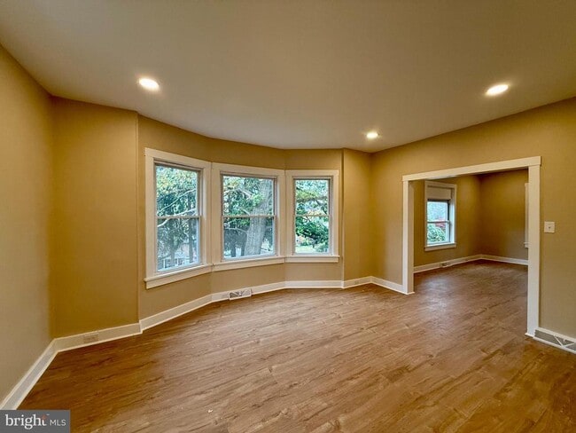Building Photo - 415 Woodside Ave