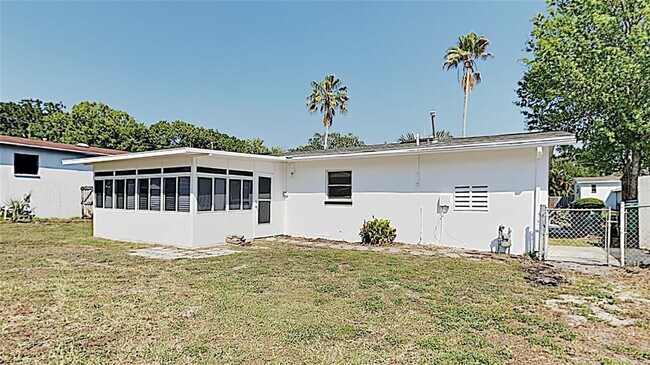Building Photo - 4511 S Gaines Rd