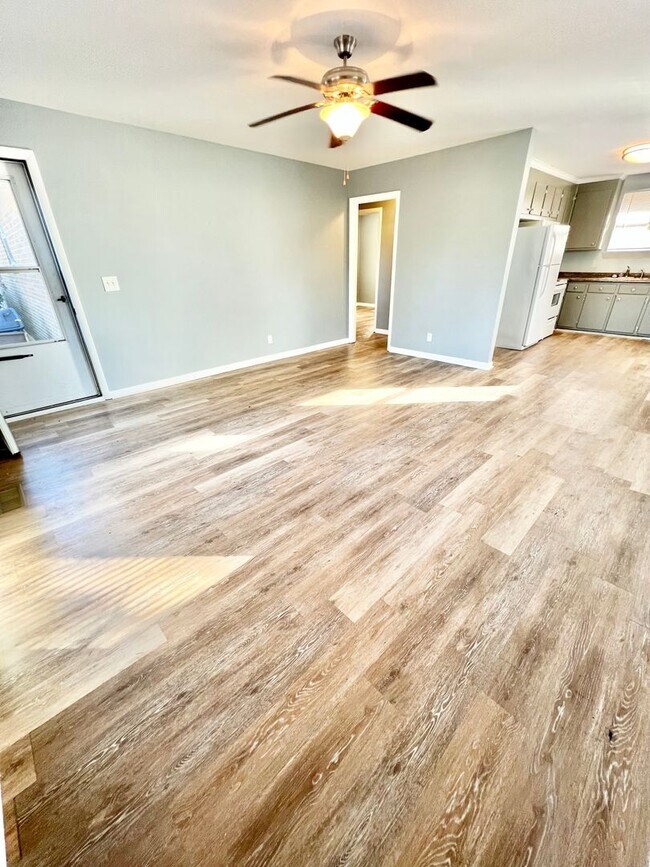 Two Bedroom duplex in East Nashville CulD... 3307 Leslie Ct