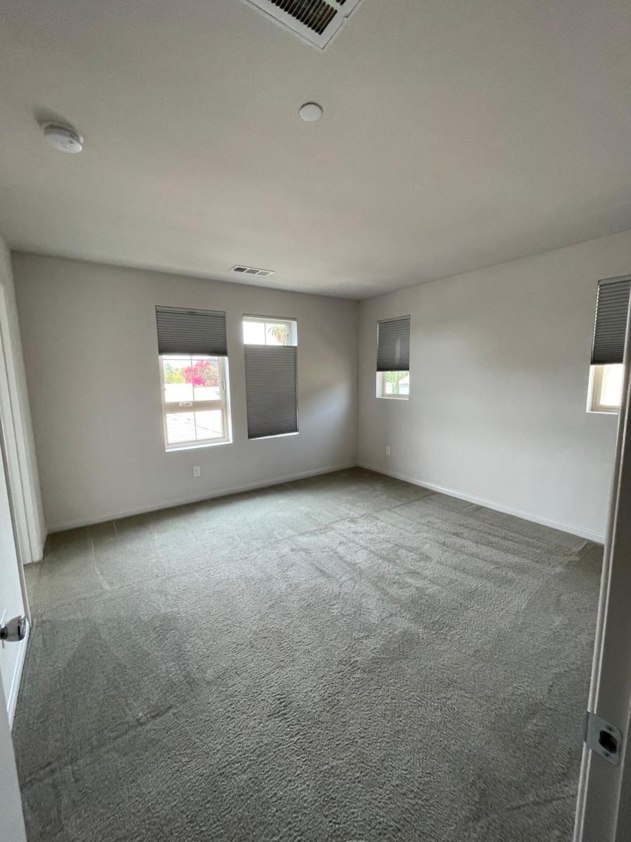 Building Photo - 7245 N Maple Rd